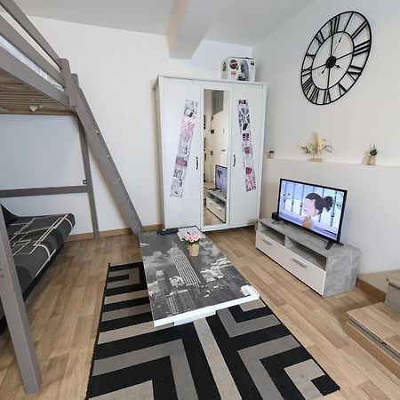 Chambres Poitiers Centre Ville - Salle de Bain, Réfrigérateur, TV et machine à café privatifs - Cuisine commune - Terrasse - Hôtel de ville à 200m Esterno foto