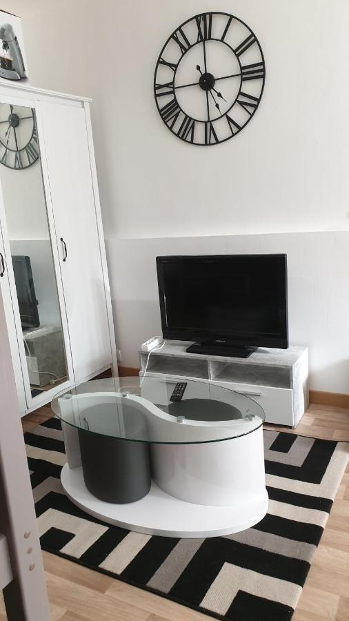 Chambres Poitiers Centre Ville - Salle de Bain, Réfrigérateur, TV et machine à café privatifs - Cuisine commune - Terrasse - Hôtel de ville à 200m Esterno foto