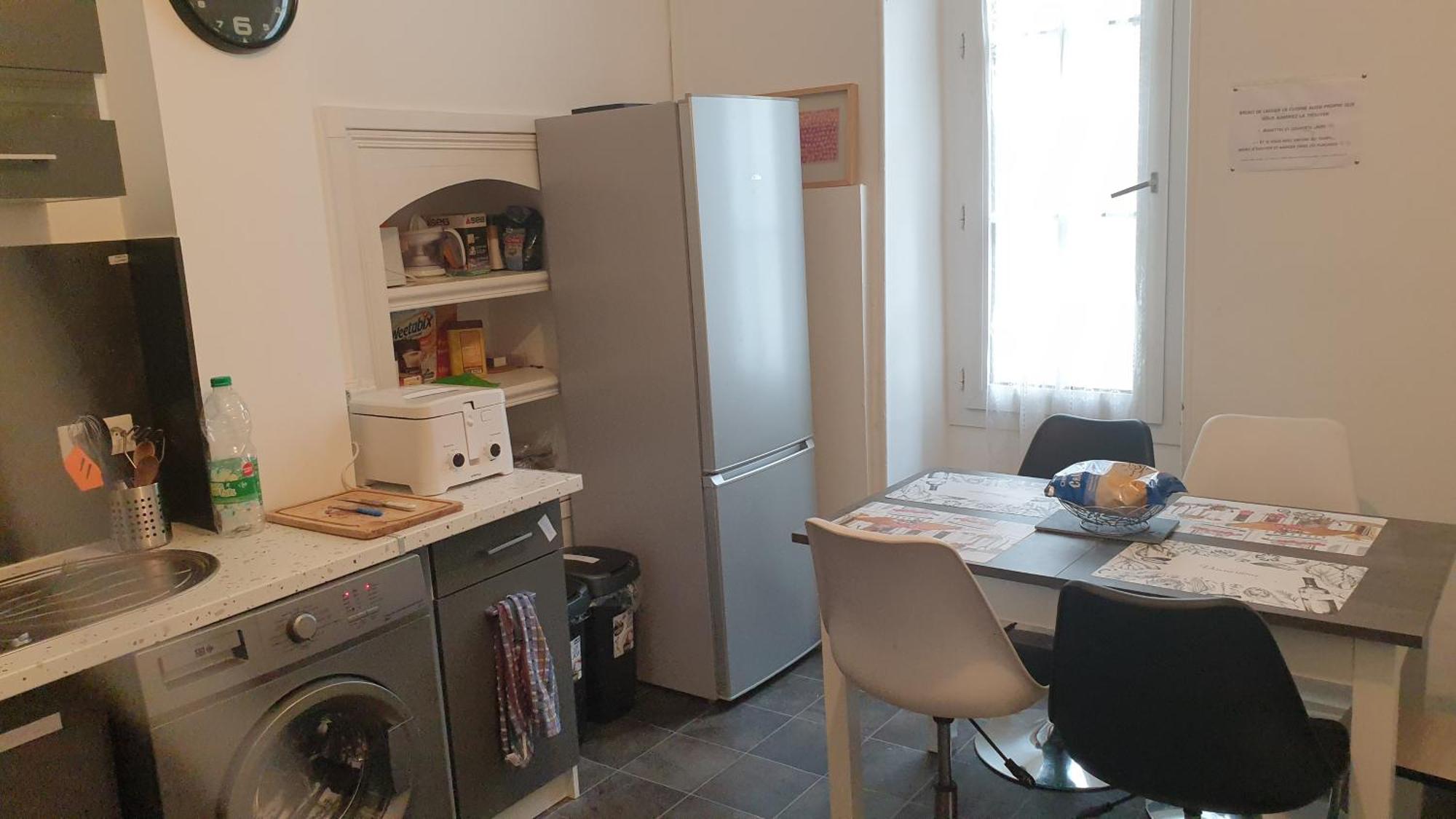 Chambres Poitiers Centre Ville - Salle de Bain, Réfrigérateur, TV et machine à café privatifs - Cuisine commune - Terrasse - Hôtel de ville à 200m Esterno foto