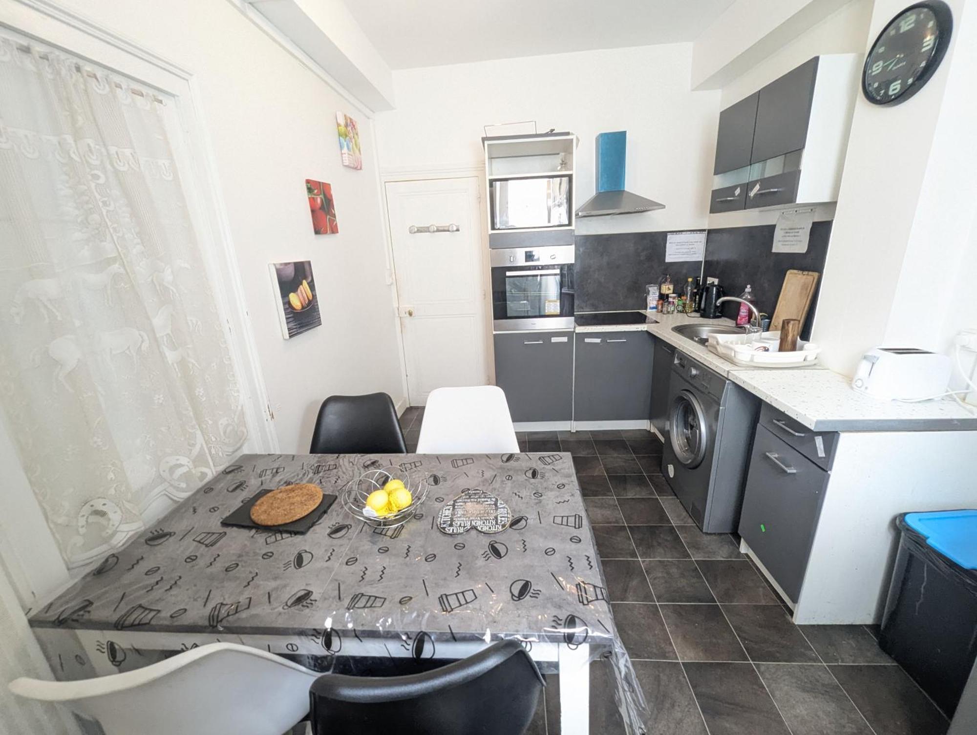 Chambres Poitiers Centre Ville - Salle de Bain, Réfrigérateur, TV et machine à café privatifs - Cuisine commune - Terrasse - Hôtel de ville à 200m Esterno foto