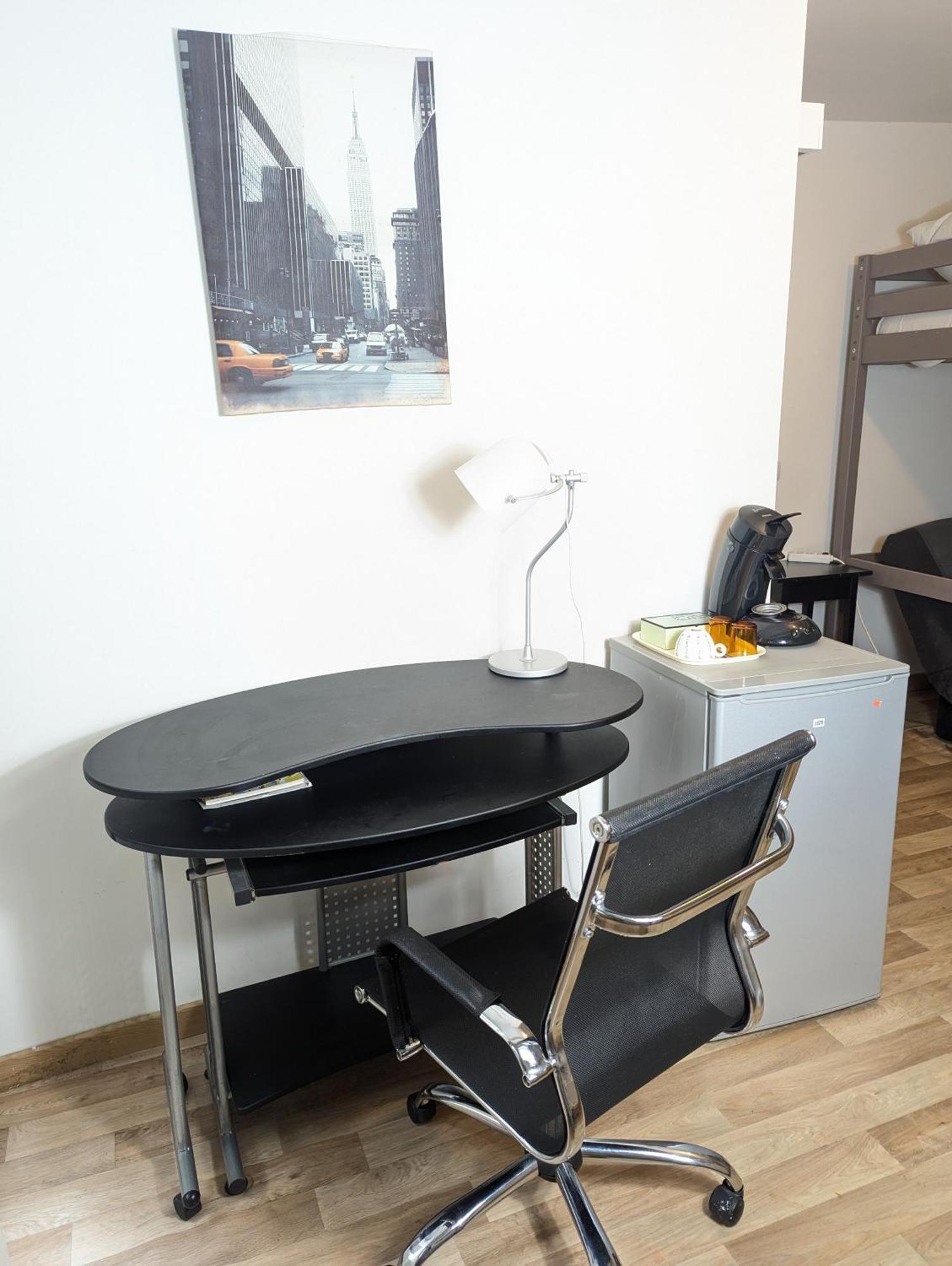 Chambres Poitiers Centre Ville - Salle de Bain, Réfrigérateur, TV et machine à café privatifs - Cuisine commune - Terrasse - Hôtel de ville à 200m Esterno foto