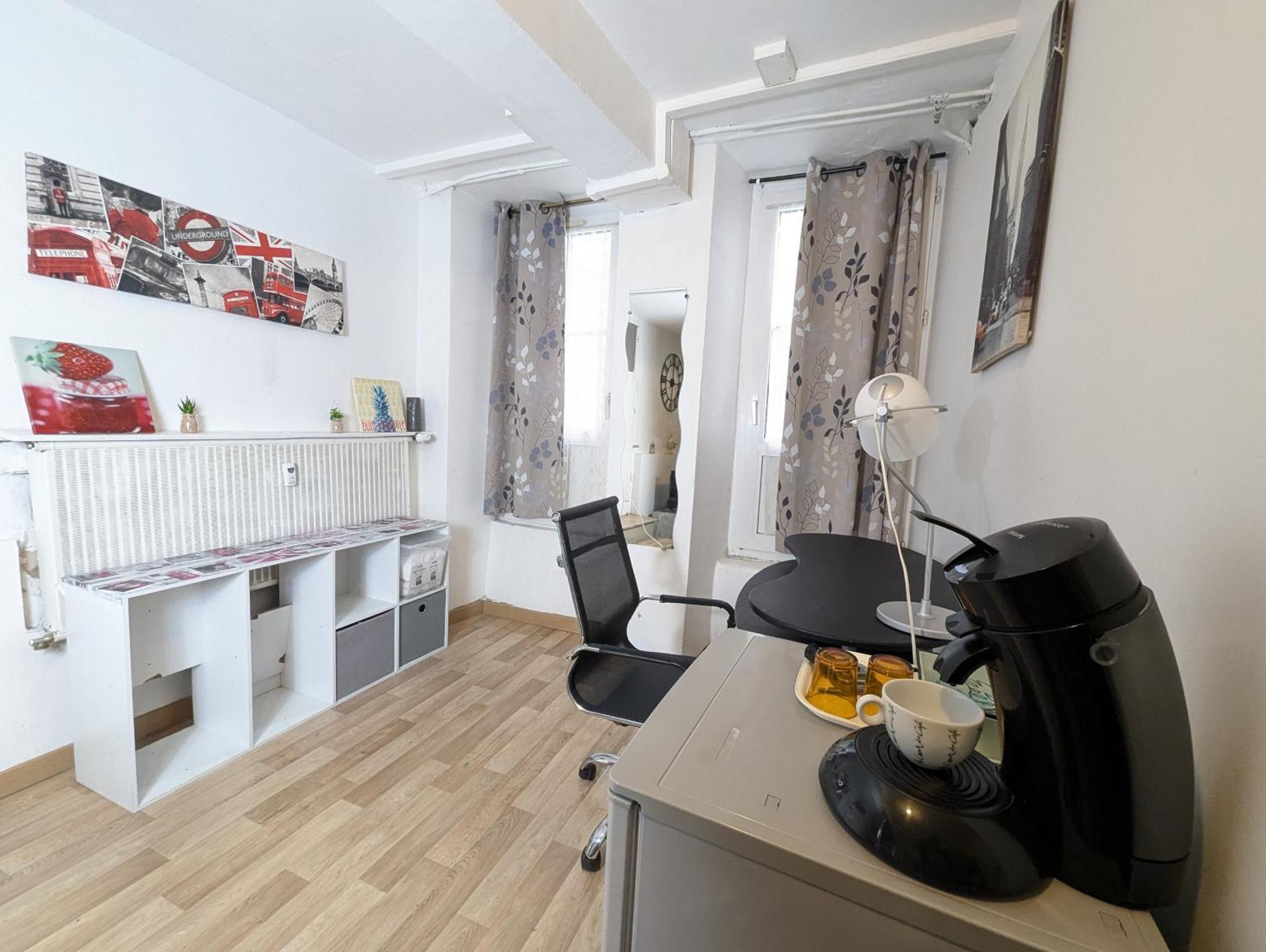 Chambres Poitiers Centre Ville - Salle de Bain, Réfrigérateur, TV et machine à café privatifs - Cuisine commune - Terrasse - Hôtel de ville à 200m Esterno foto