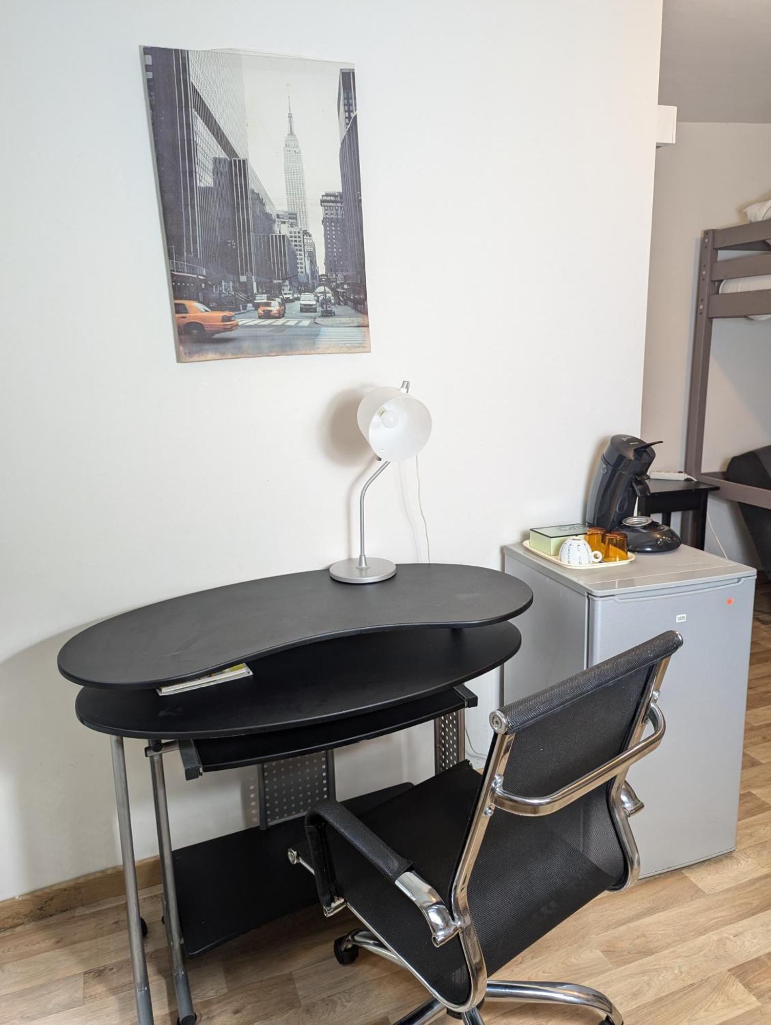 Chambres Poitiers Centre Ville - Salle de Bain, Réfrigérateur, TV et machine à café privatifs - Cuisine commune - Terrasse - Hôtel de ville à 200m Esterno foto