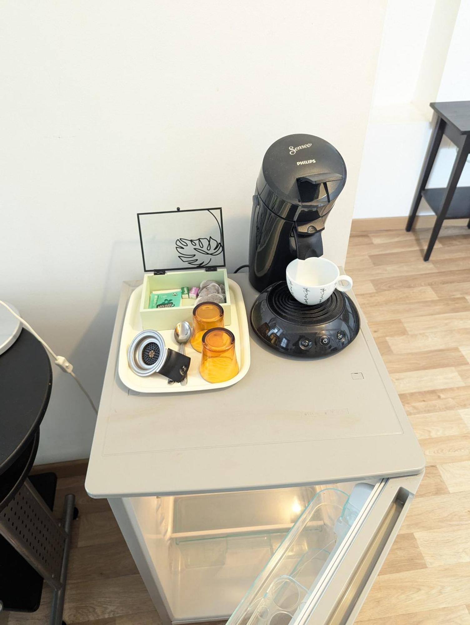 Chambres Poitiers Centre Ville - Salle de Bain, Réfrigérateur, TV et machine à café privatifs - Cuisine commune - Terrasse - Hôtel de ville à 200m Esterno foto